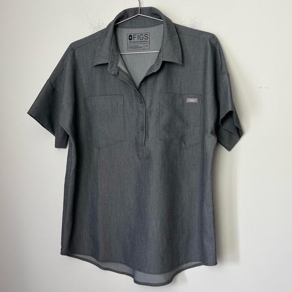 FIGS Women's Collar Short Sleeve Pockets Gray Top Style W19SW1009 - Picture 1 of 9